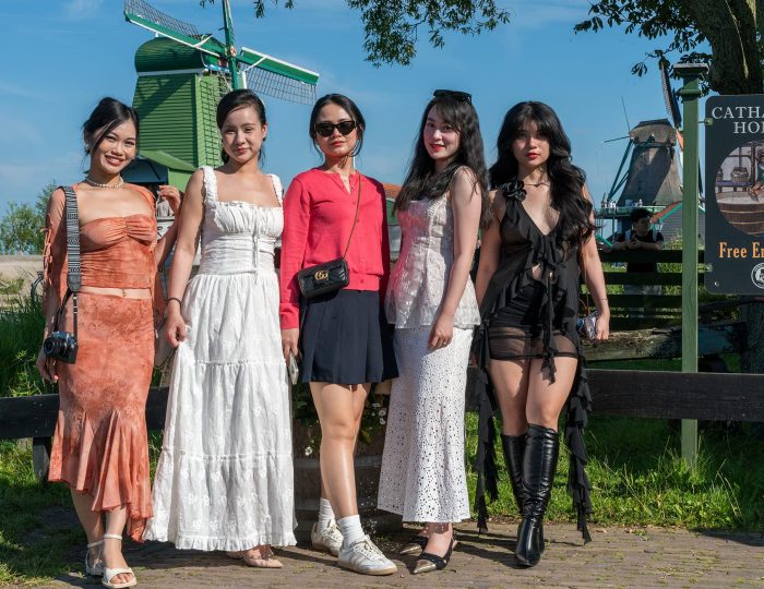 Hot summer Zaanse Schans with Cheese girls from China